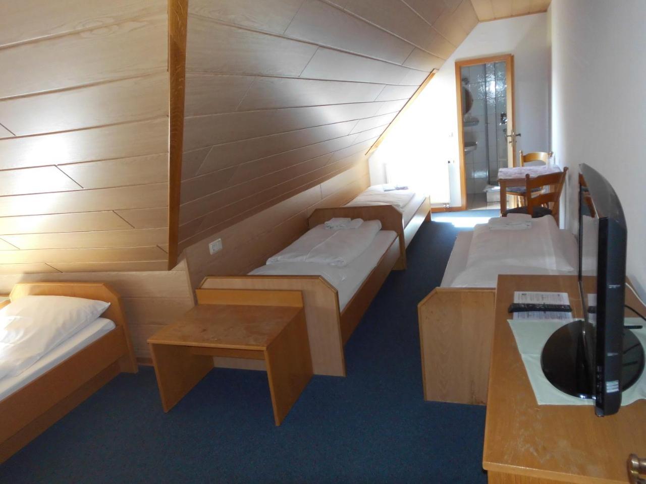 Landgasthof Zum Hirschen Hafenlohr Buitenkant foto